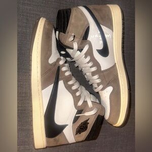 Nike Air Jordan 1 Retro High OG - Brown/White/Black